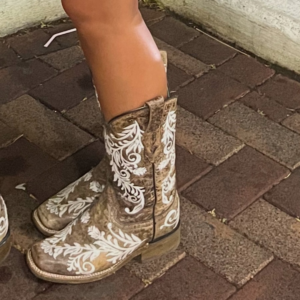 Corral Leather/ Embroidered Cowboy Boots